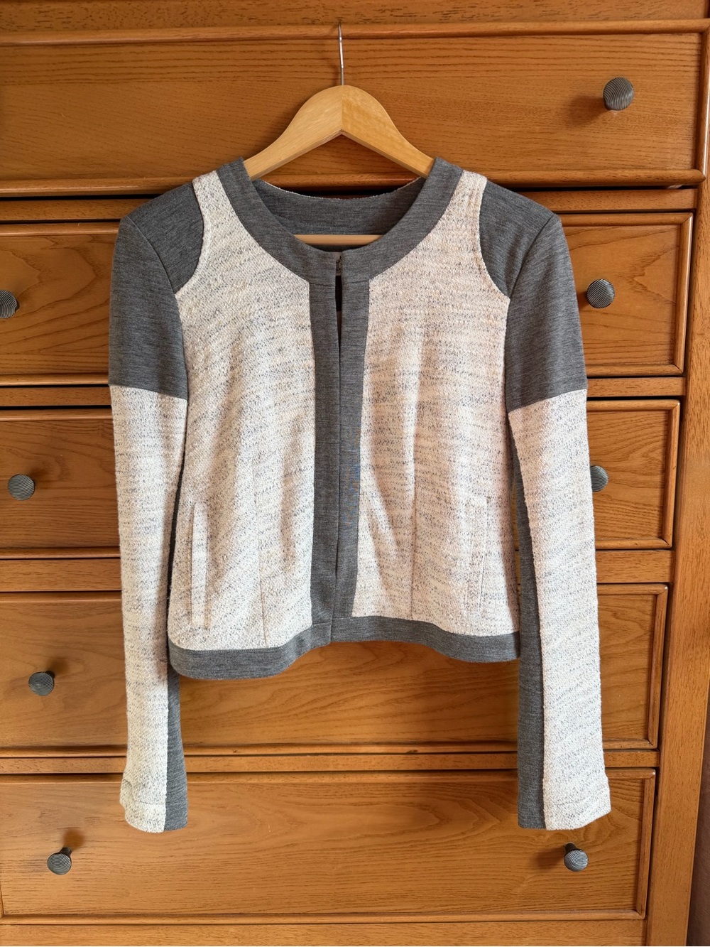 CAbi 211 Shrunken Gunmetal Mix Media Womens Blazer Size Small Hook Closure Moto